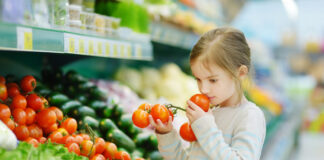 Сравнение цен на фрукты и овощи в супермаркетах Украины и Польши: где дешевле - today.ua