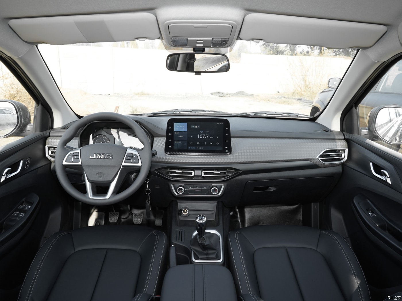 В Китае начали продавать рамный пикап за 12 460 долларов В Китае начали продавать рамный пикап за 12 460 долларов - today.ua