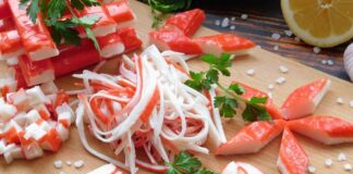 Не только салат: два необычных способа приготовить крабовые палочки - today.ua
