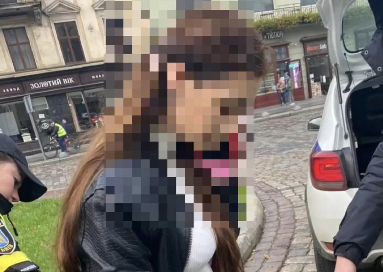 Мешканка Львова під наркотиками возила із собою в авто контейнер із сечею