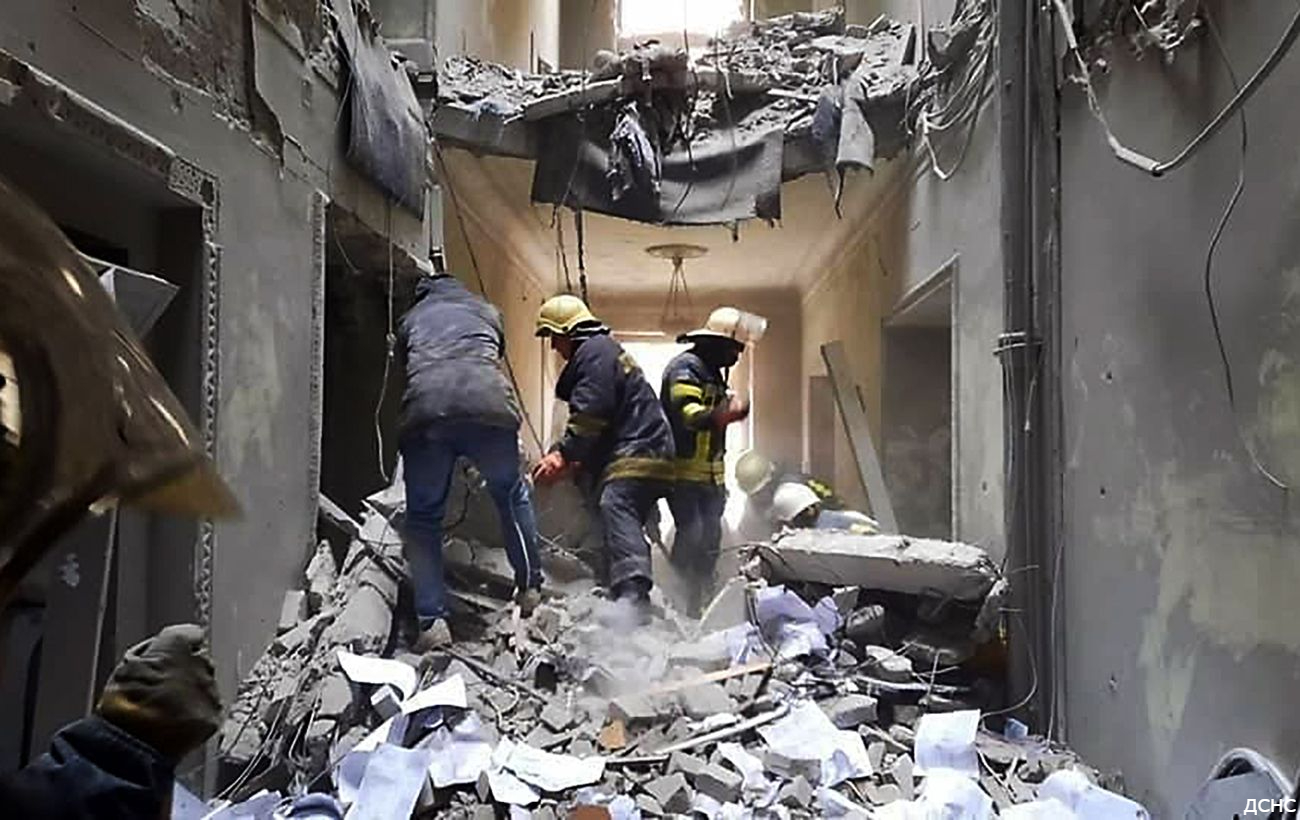 Украинцам рассказали последовательность действий при взрыве и обвале здания
