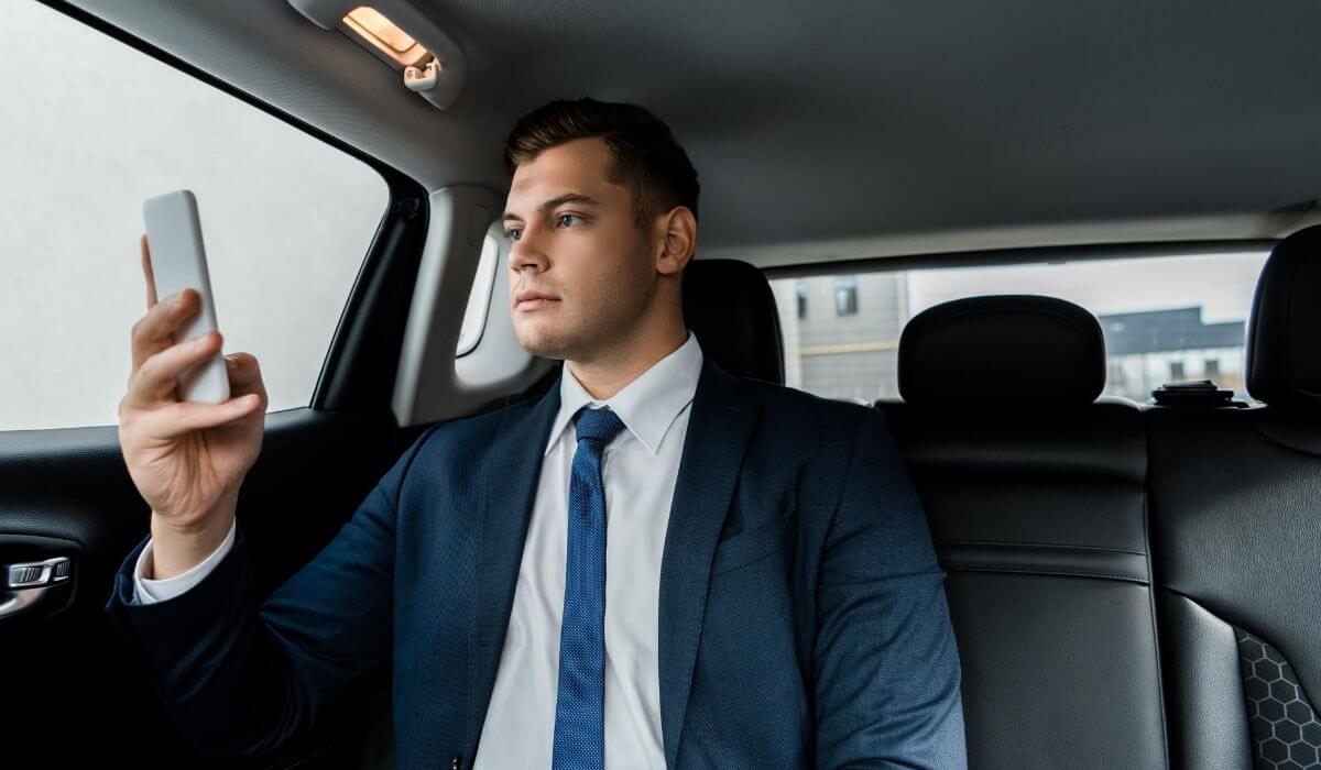 Українські держслужбовці мають право на відпустку за кордоном під час війни: роз'яснення від прикордонної служби - today.ua