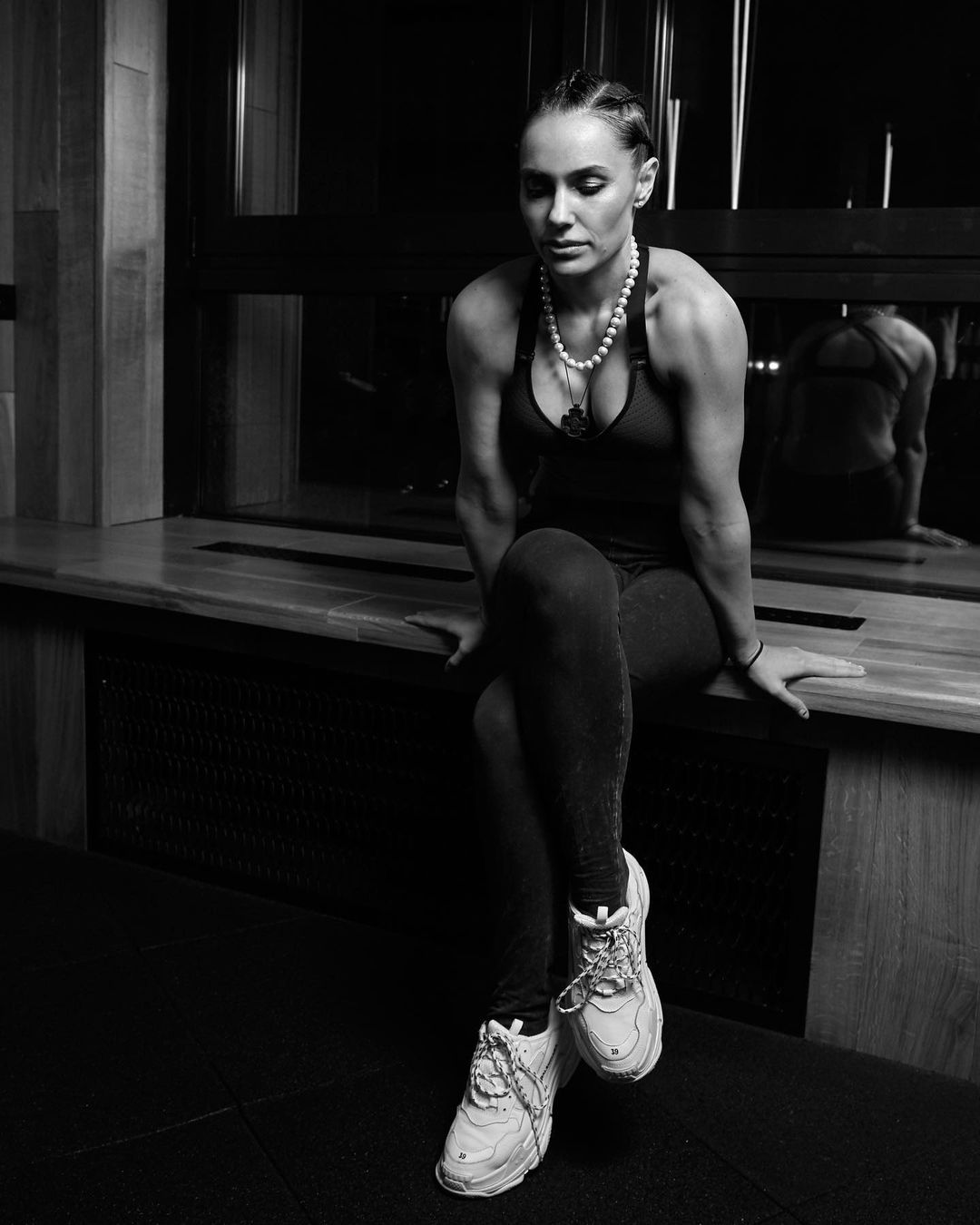 42-річна донька Віктора Ющенка у топі та лосинах засвітила розкішну фігуру - today.ua