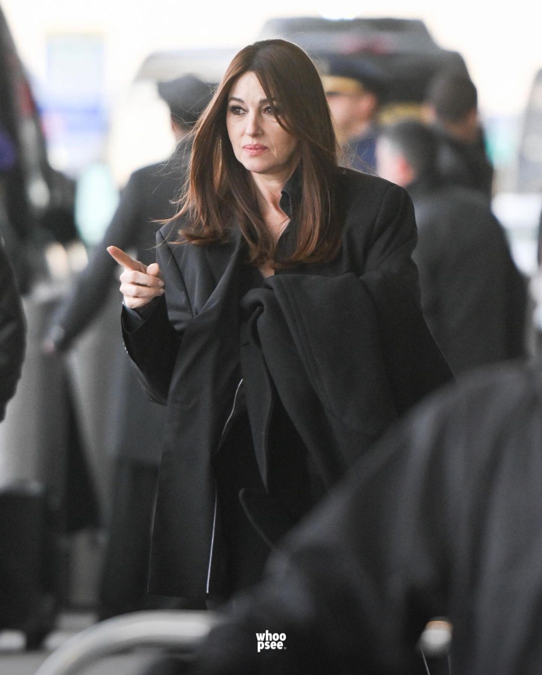 Моніка Беллуччі показала ідеальний костюм для жінок за 50 років Моніка Беллуччі показала ідеальний костюм для жінок за 50 років - today.ua