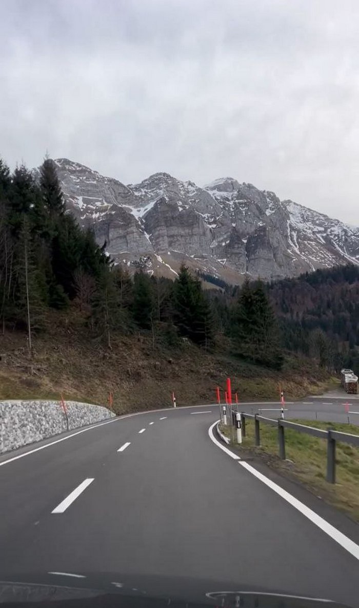 Романтична відпустка у Швейцарії: колишній чоловік Ані Лорак із нареченою показали фото з-за кордону