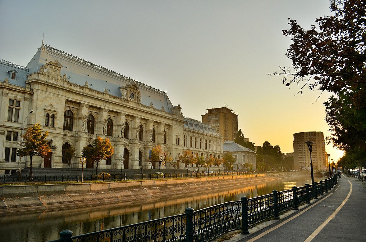 Українські біженці в Румунії можуть отримувати по 4300 гривень на місяць: на кого розраховані виплати