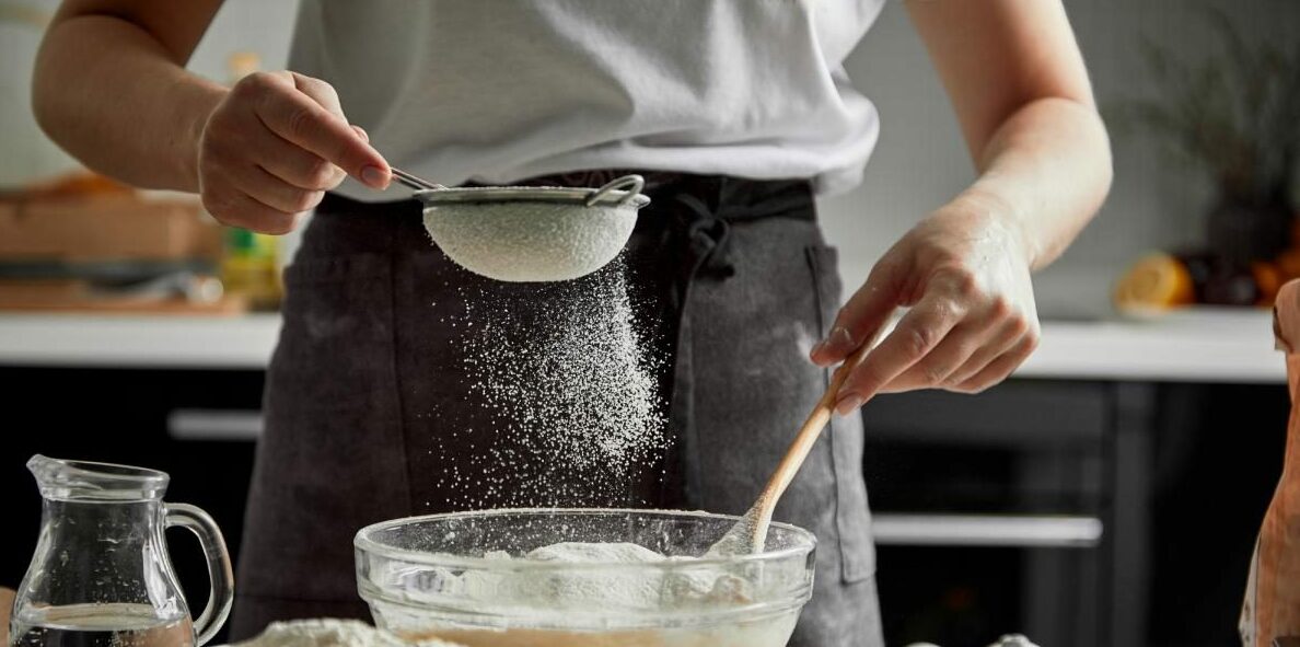 Украинские супермаркеты изменили ценники на муку, сахар, соль и томатную пасту: где продукты стоят дешевле