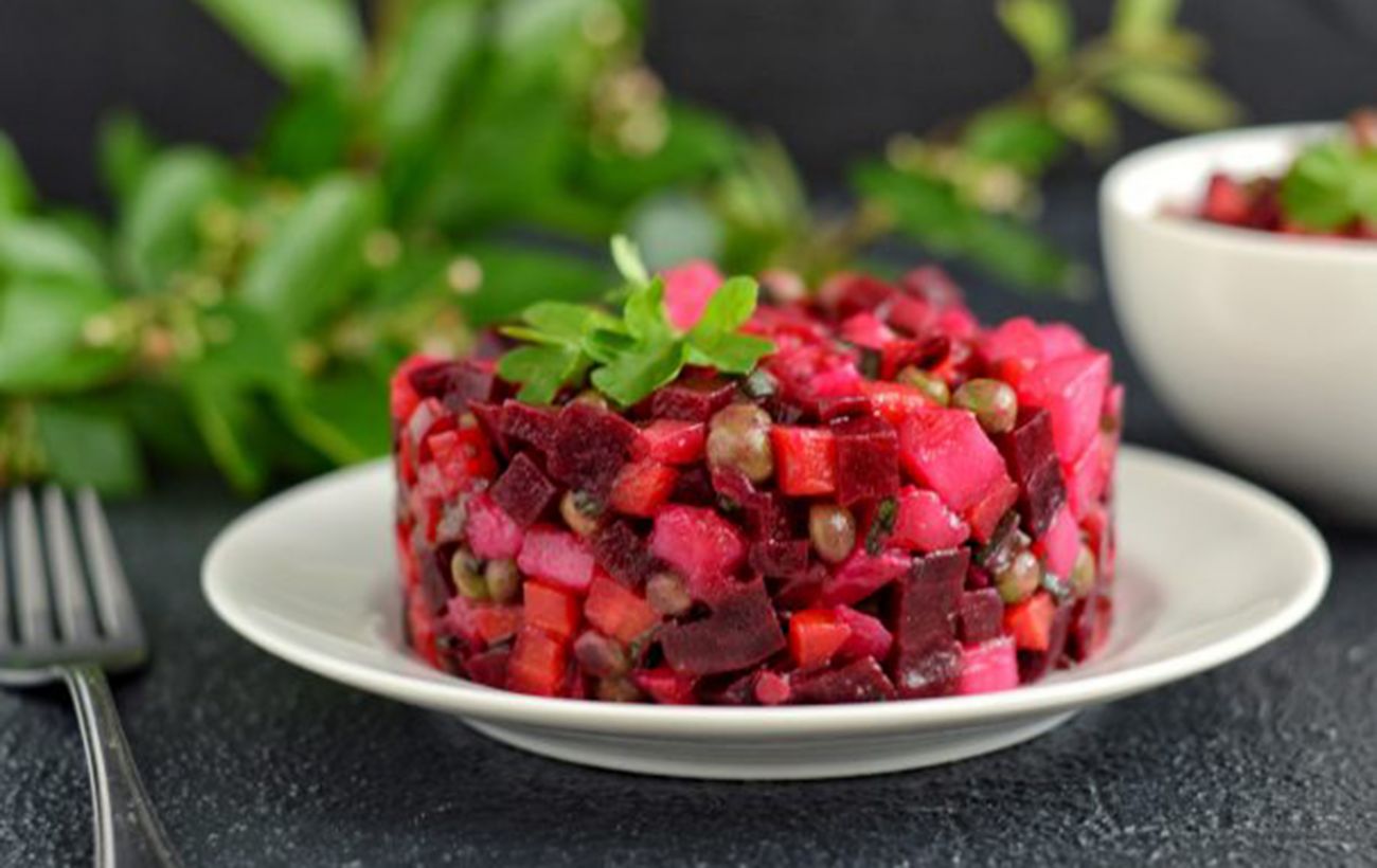 Без солоних огірків: який інгредієнт покращить звичний смак вінегрету - today.ua