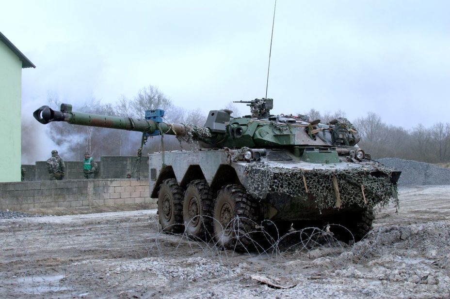 Вже на фронті: ЗСУ отримали колісні танки AMX-10 RC