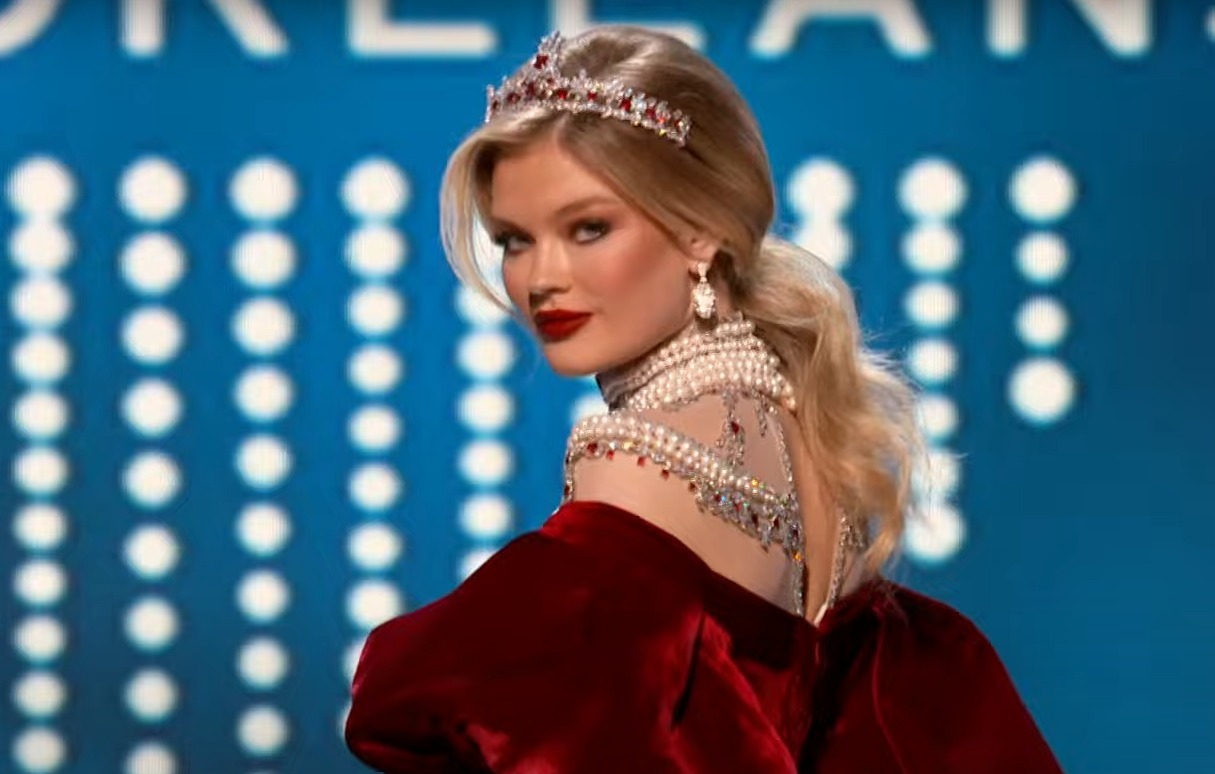 Как выглядит Анна Линникова, которая представляет Россию на конкурсе “Мисс  Вселенная“
