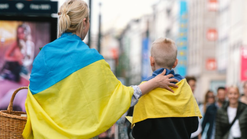 Українські біженці в Румунії можуть отримувати по 4300 гривень на місяць: на кого розраховані виплати