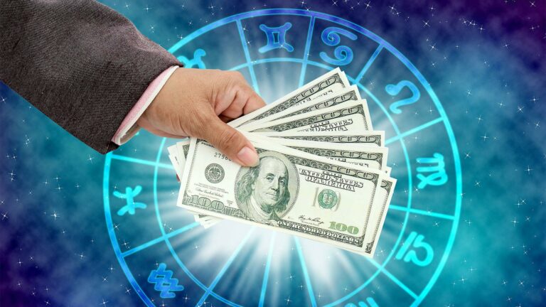 Четыре знака Зодиака, которые разбогатеют в декабре: астрологический прогноз - today.ua