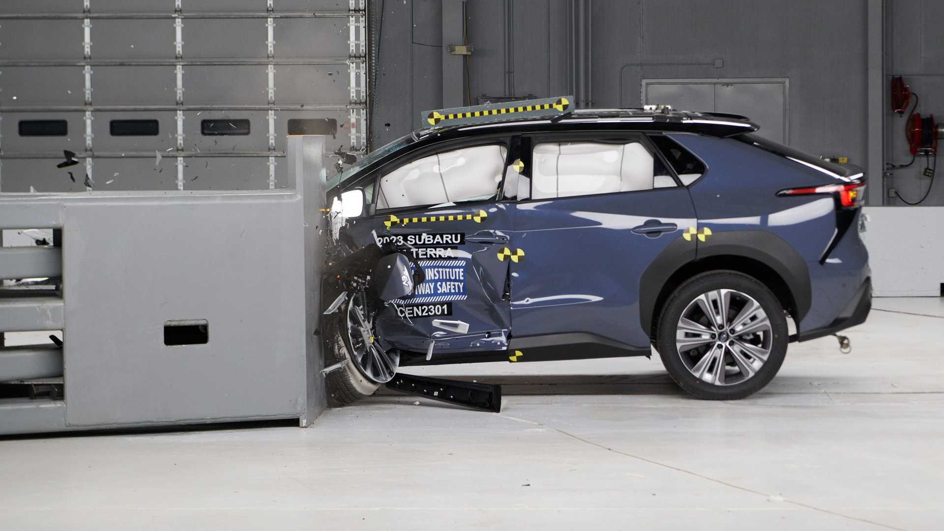 В США назвали самые безопасные автомобили 2023 года 