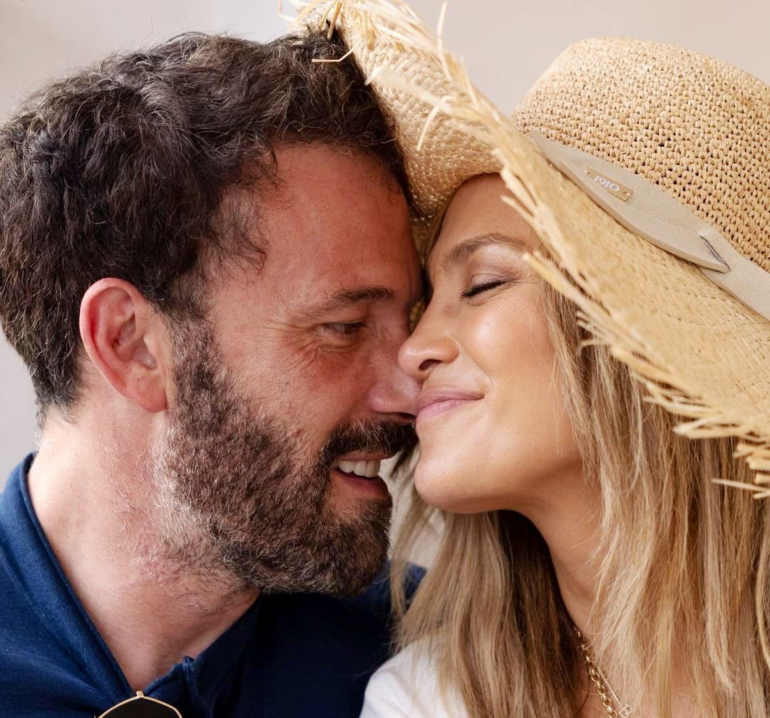 В інтимних місцях: Дженніфер Лопес та Бен Аффлек зробили парні татуювання зі своїми іменами - today.ua