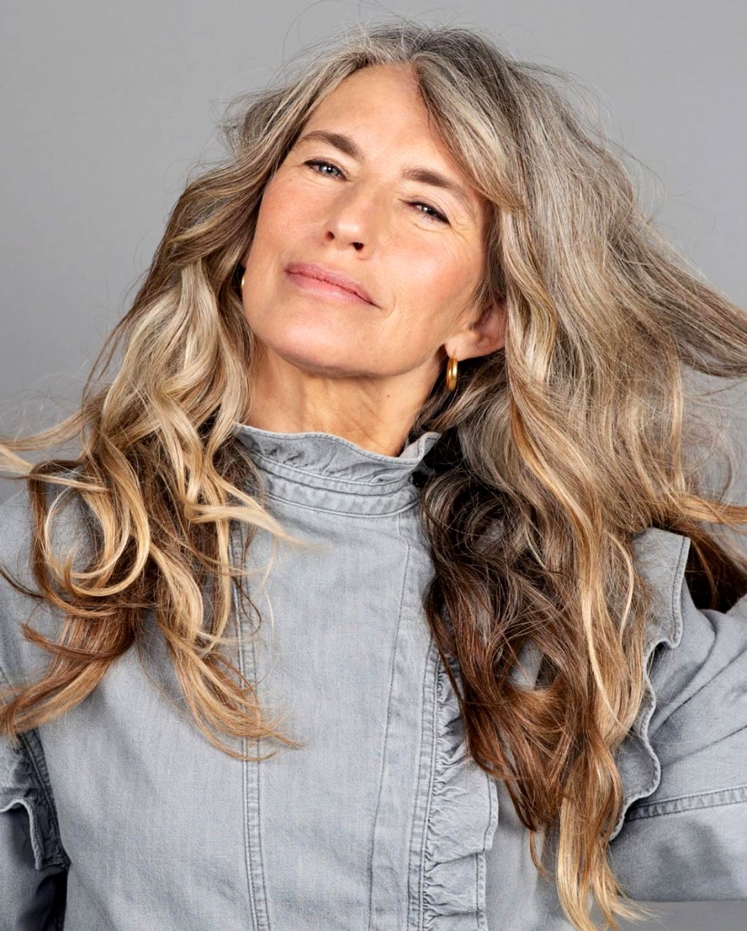 Старять і підкреслюють недоліки шкіри: три найгірші зачіски для жінок старше 40 років