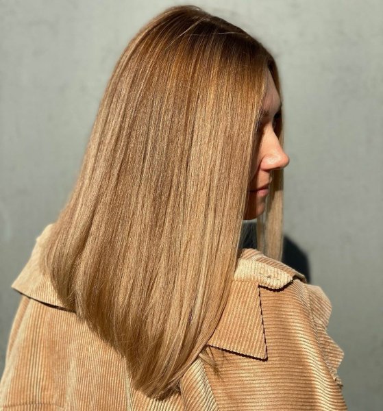 От шэги до “осьминога“: стилисты назвали модные стрижки для волос средней длины на весну 2023