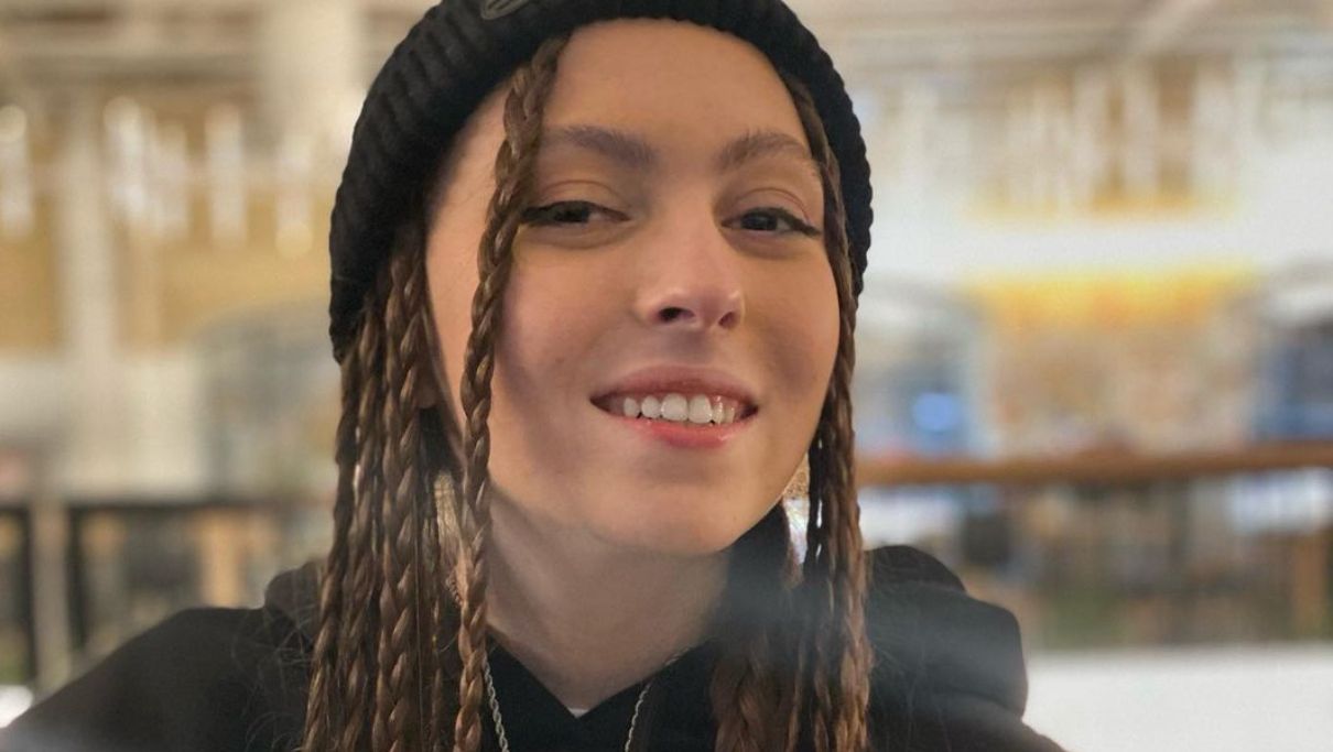 Дочка Олі Полякової показала, як вперше у житті готувала борщ для бойфренда