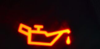 В автомобиле загорелся индикатор масла: паниковать или нет? - today.ua