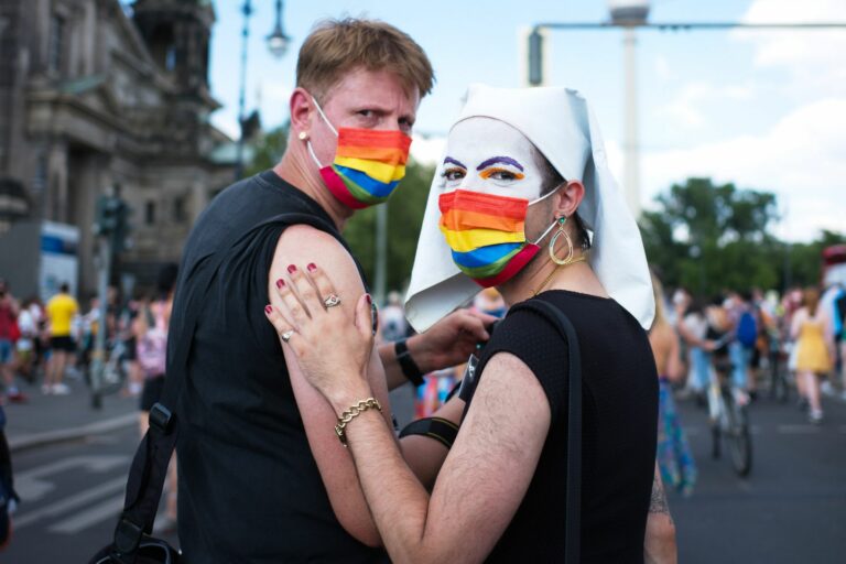 В ЛГБТ-сообществе требуют признать трансгендеров непригодными к мобилизации и службе в ВСУ - today.ua