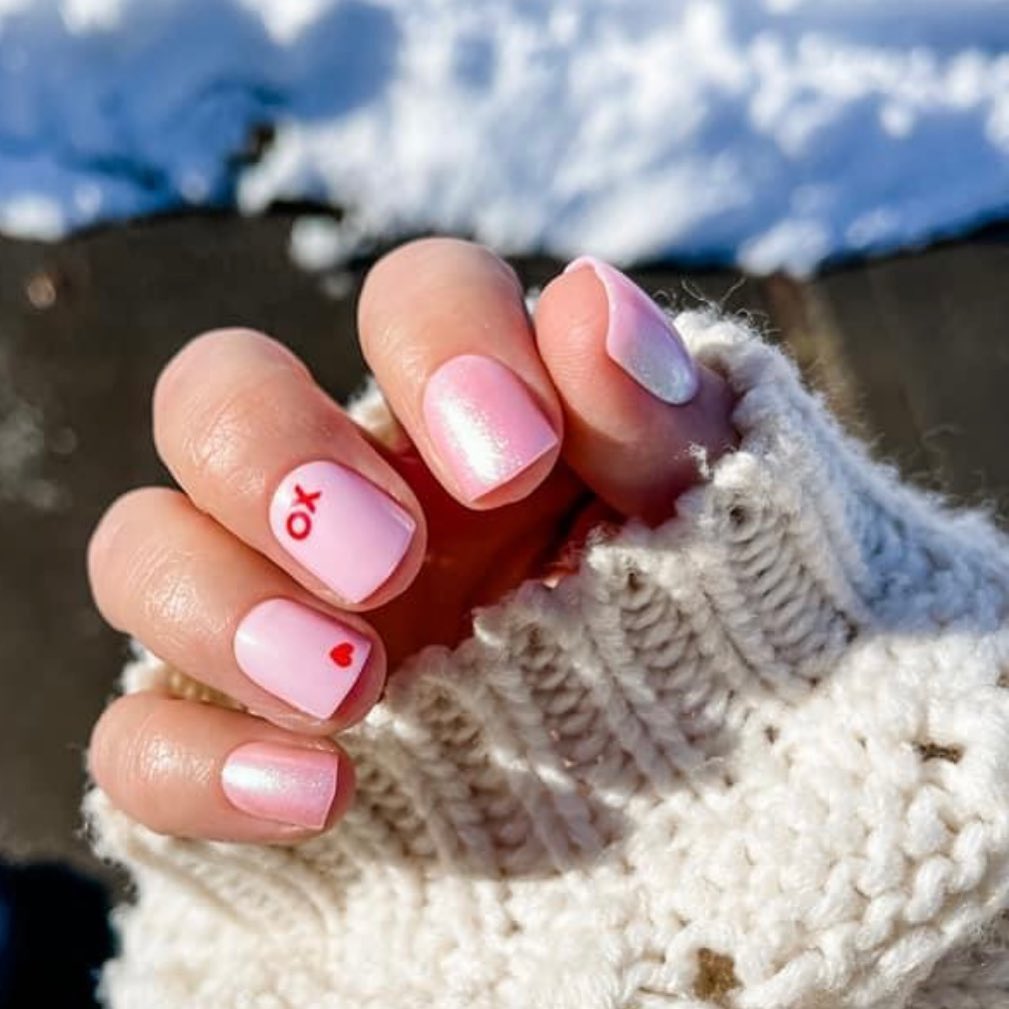 Самый милый розовый маникюр на 14 февраля: лучшие идеи нейл-дизайна для праздника - today.ua