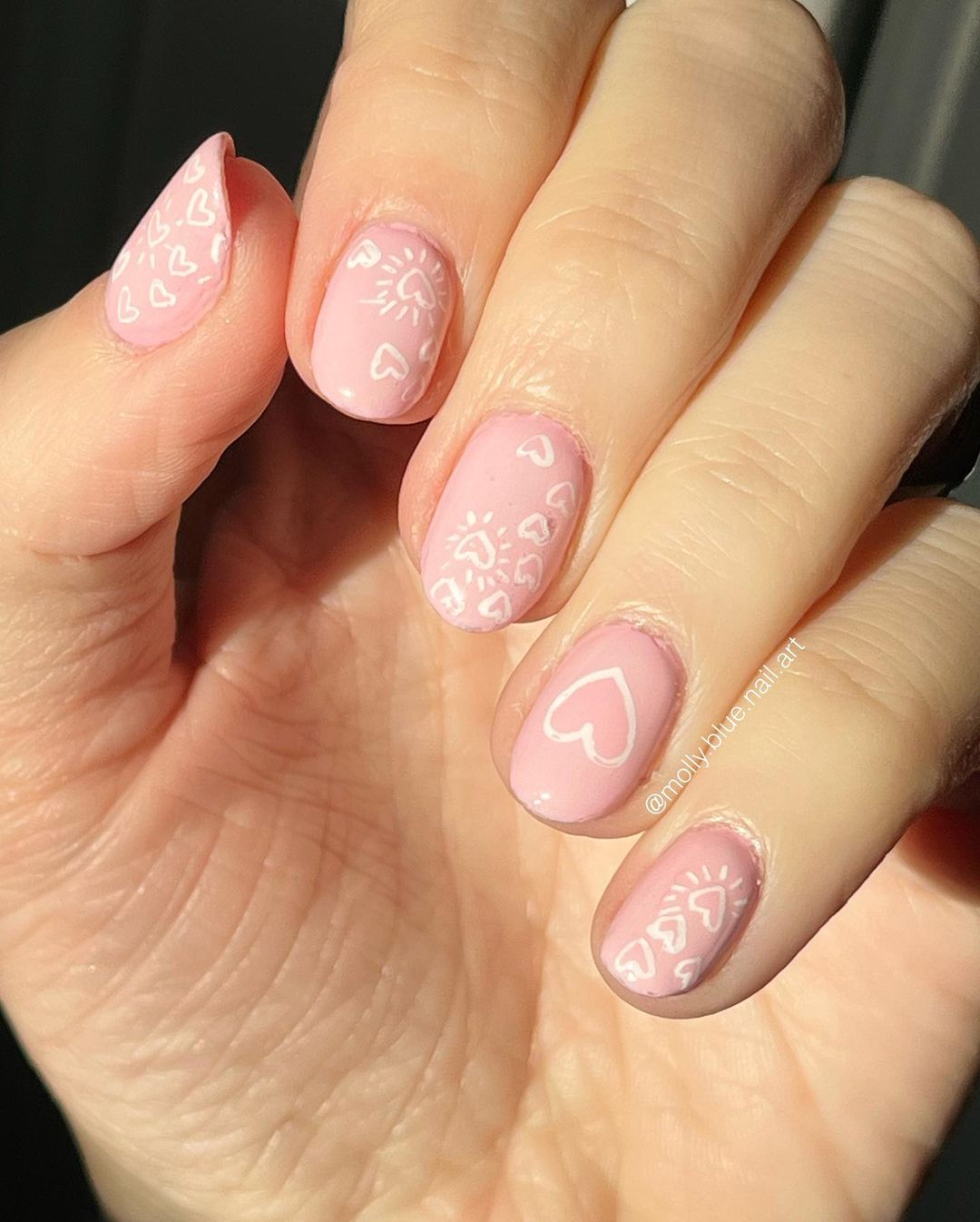 Самый милый розовый маникюр на 14 февраля: лучшие идеи нейл-дизайна для праздника - today.ua