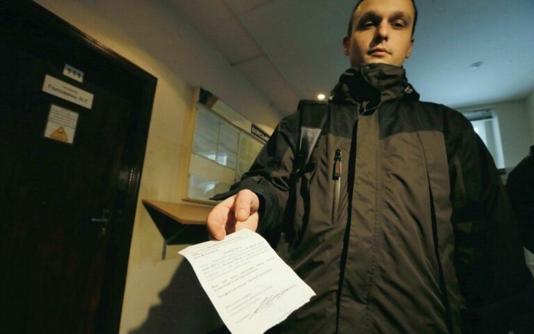 Работникам, имеющим бронь от мобилизации, стали приносить повестки  - today.ua