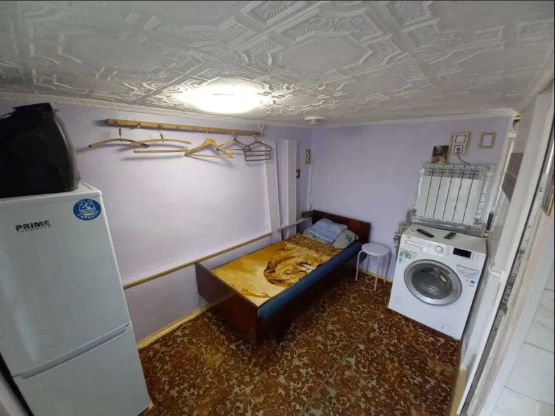 В Киеве недорого сдают в аренду необычное жилье: приглашают одиноких отшельников невысокого роста