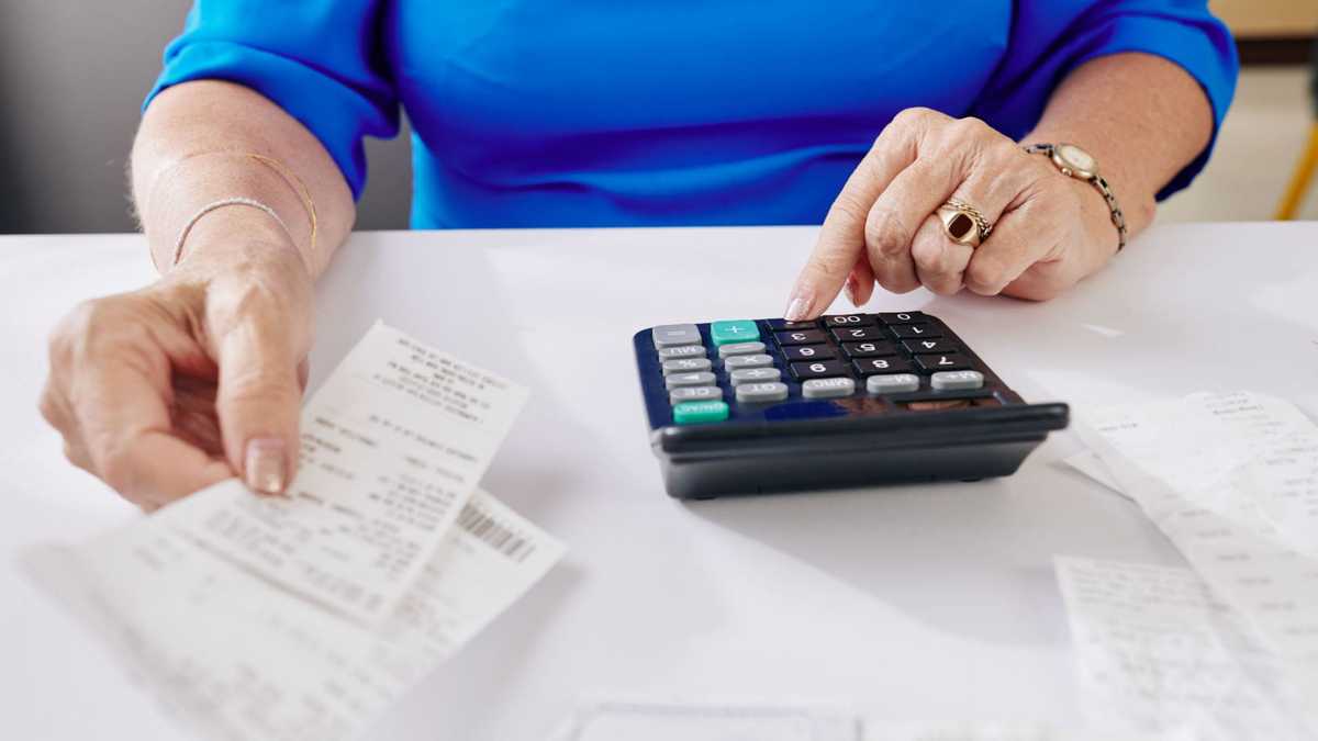 В Пенсионном фонде напомнили, кто может получить скидку 50% на оплату коммуналки