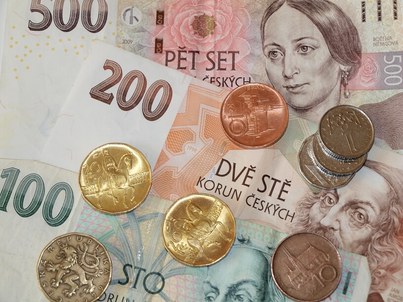 Чехия сократит размер ежемесячных выплат для украинских беженцев: на какую помощь можно рассчитывать с апреля