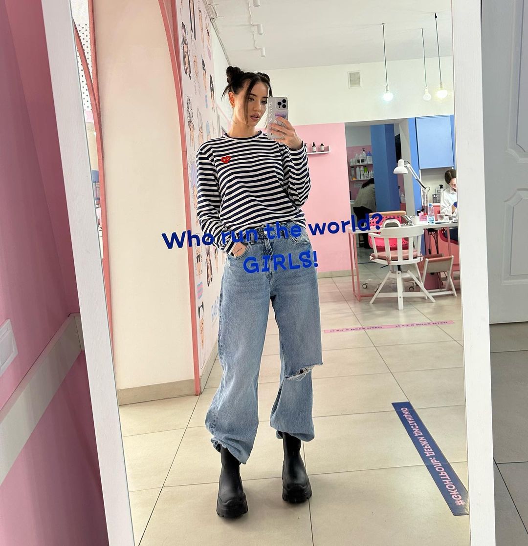 Надя Дорофєєва показала, як стильно носити трендові джинси 2023 року