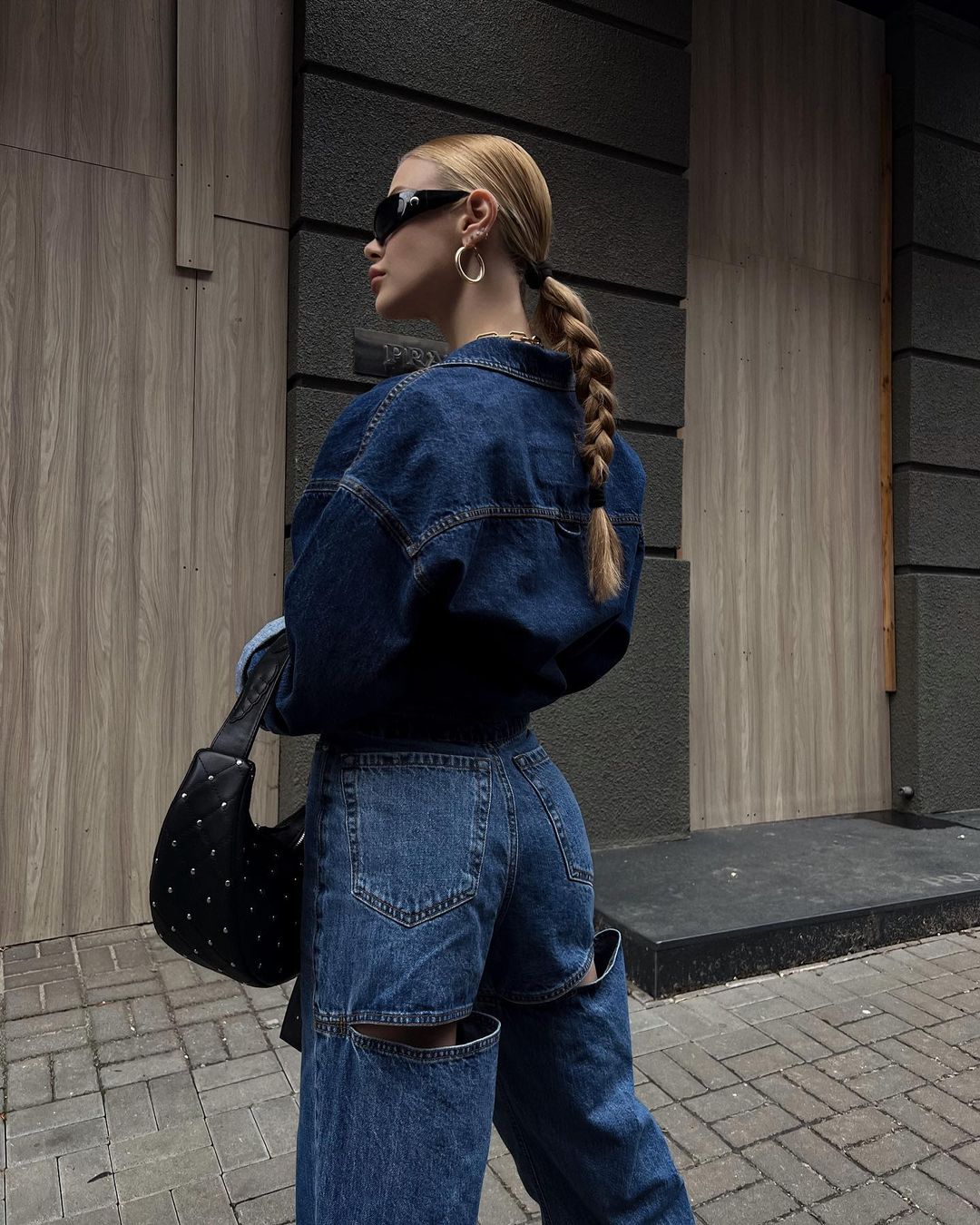 З вирізами під сідницями: “Міс Україна Всесвіт“ показала наймодніші джинси 2023 року