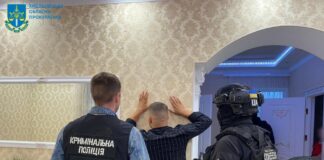 В Хмельницком судят мошенников, “продававших“ в Сети авто из Европы - today.ua