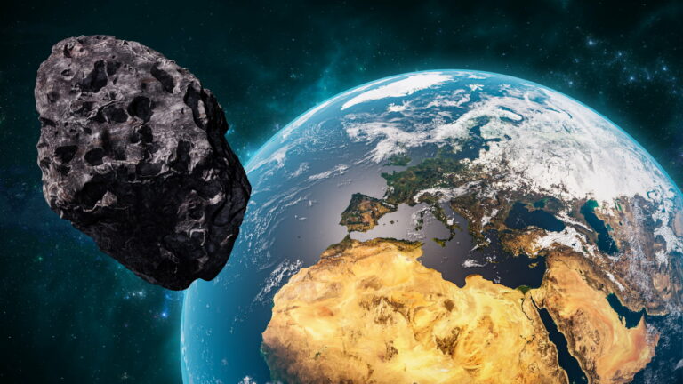 К Земле летят три гигантских астероида: есть небольшая вероятность, что один из них попадет в нашу планету - today.ua