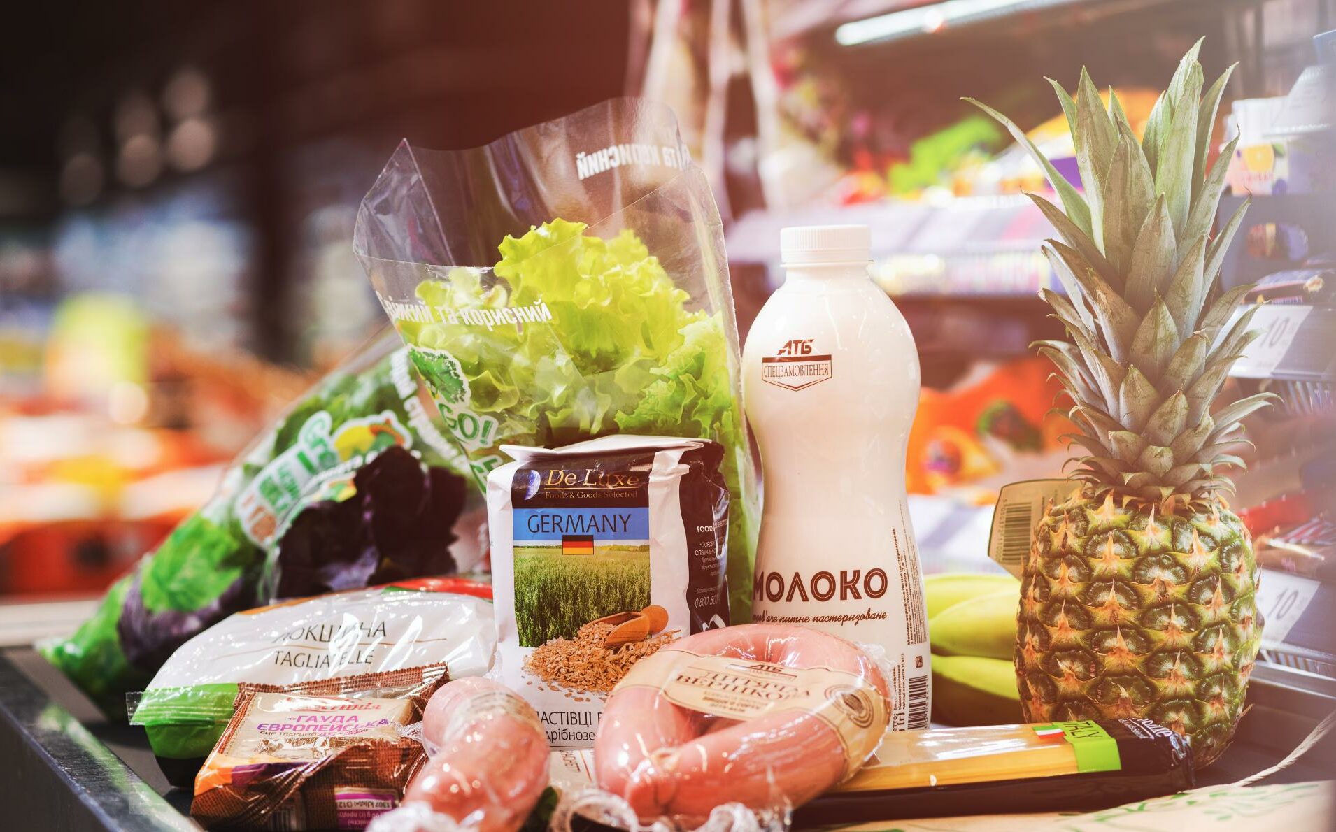 АТБ распродает популярные продукты за полцены: какие товары можно приобрести со скидкой