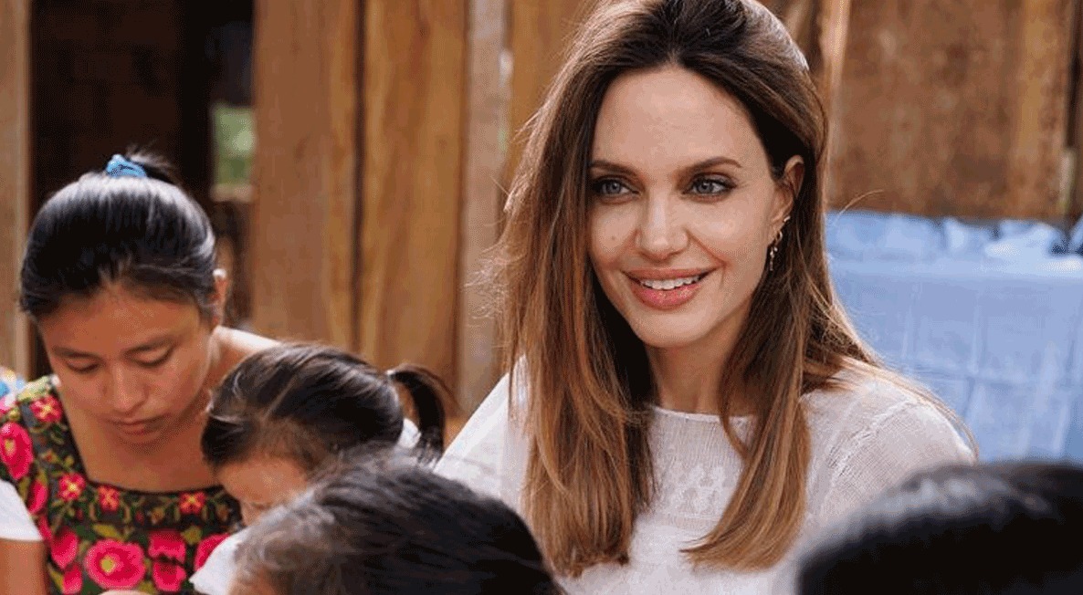 Анджеліна Джолі показала найкрасивішу зачіску на весну 2023 року