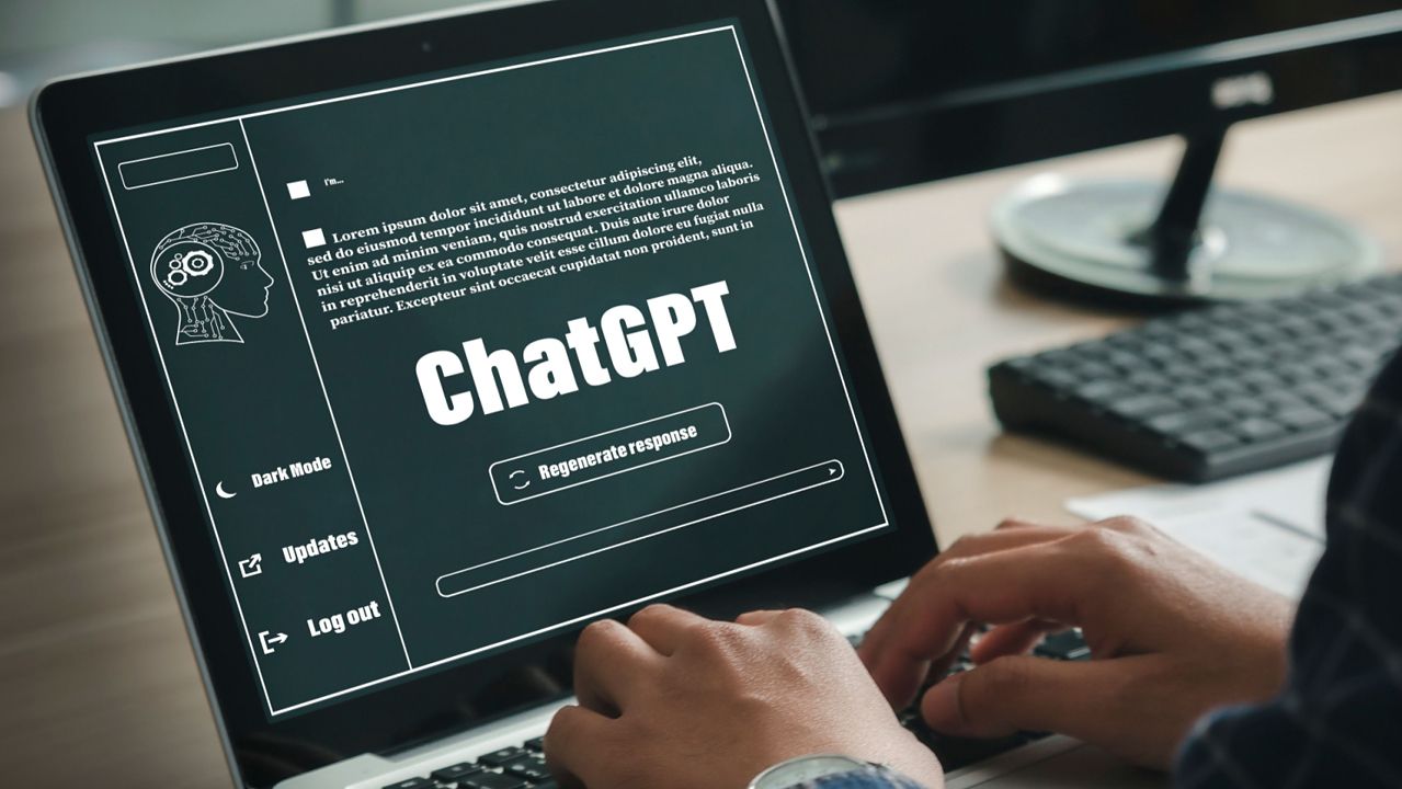 Более половины отечественных работодателей готовы использовать ChatGPT: на рынке труда появился мощный конкурент