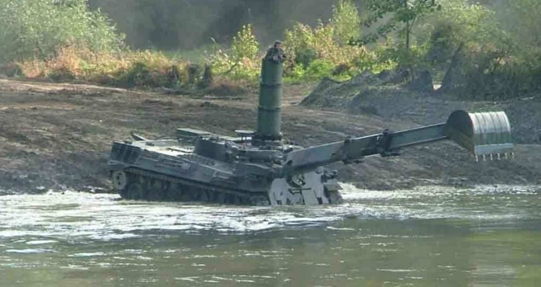 Німеччина передала Україні танки Dachs: що можуть ці машини