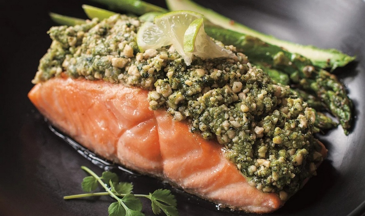 Не просто с лимоном: как необычно запечь лосось в духовке