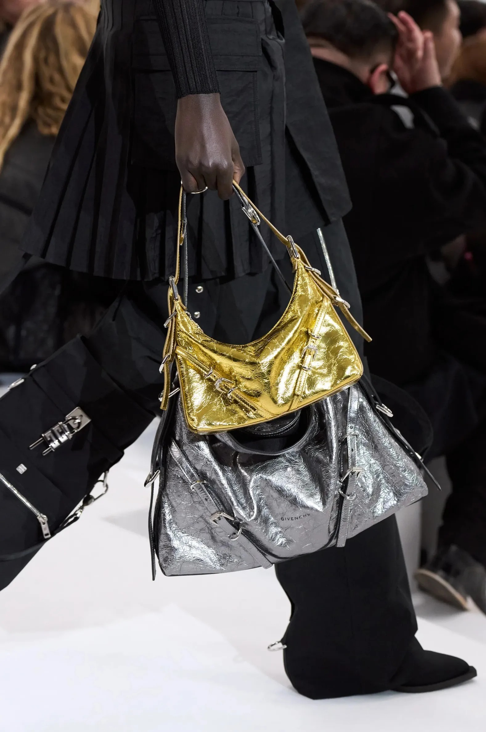 Двойные, стеганые и плюс-сайз: топ-6 самых модных сумок 2023 года