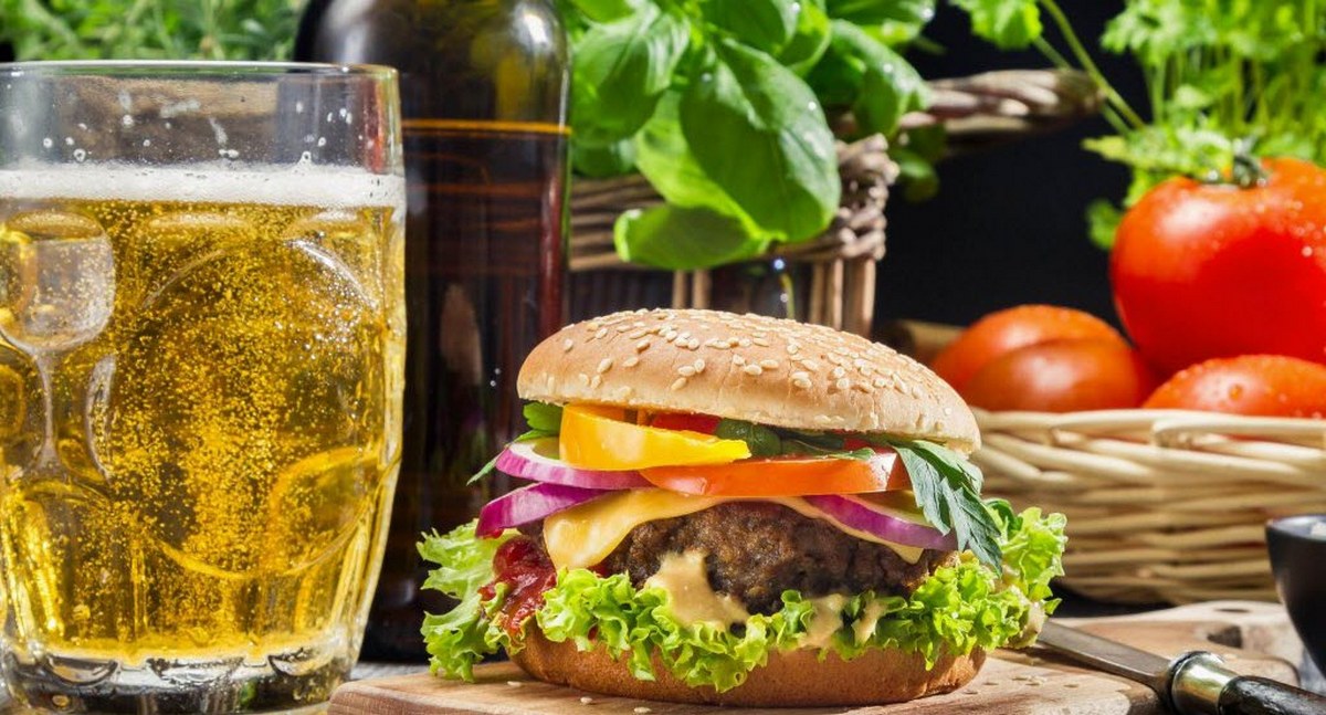 Топ-4 популярные закуски, которые нельзя употреблять вместе с алкоголем