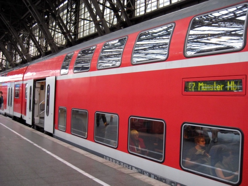 В Германии подорожает стоимость проезда в автобусах и поездах: о чем нужно знать украинским беженцам
