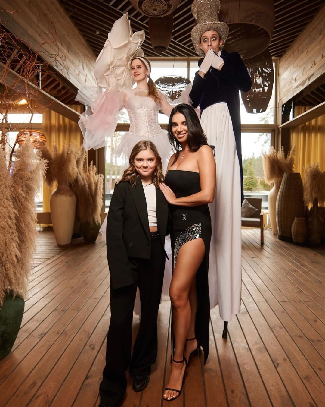 Моей девочке 13: жена Усика показала редкие фото подросшей дочери с вечеринки по случаю дня рождения Моей девочке 13: жена Усика показала редкие фото подросшей дочери с вечеринки по случаю дня рождения - today.ua