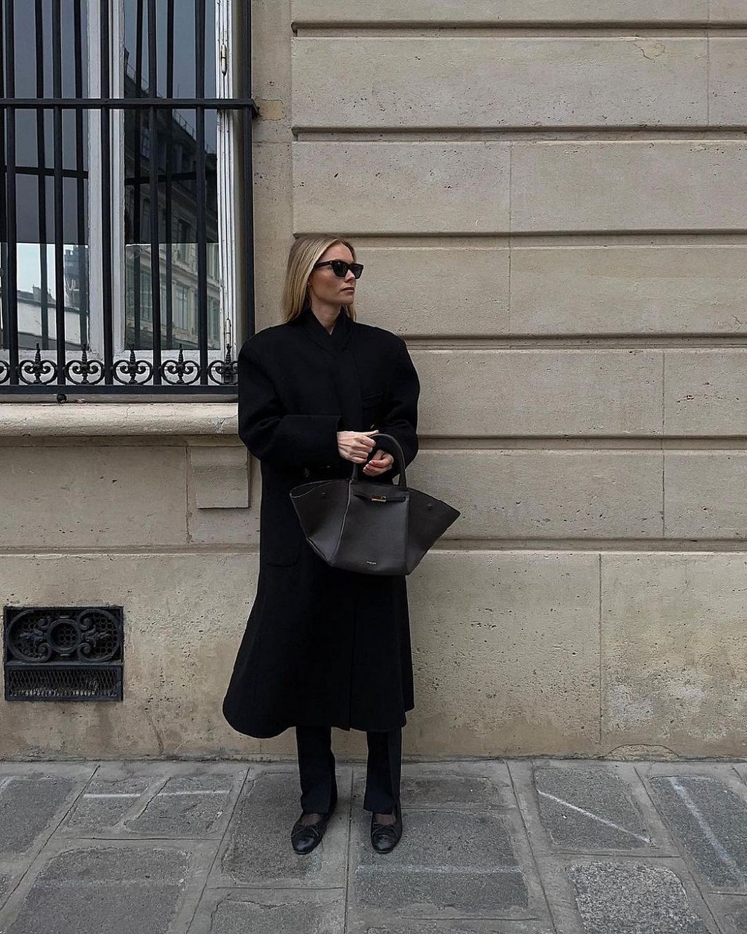 Балетки снова в моде: как носить самую стильную обувь весны 2023 - today.ua