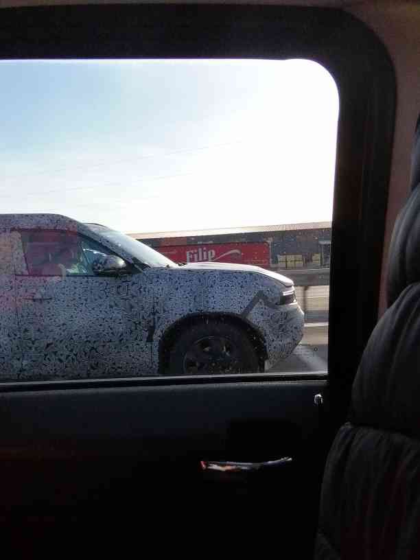 Шпигуни показали абсолютно новий кросовер Renault Duster - today.ua