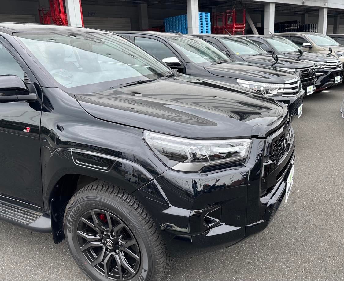 Япония передаст Украине 20 пикапов Toyota Hilux