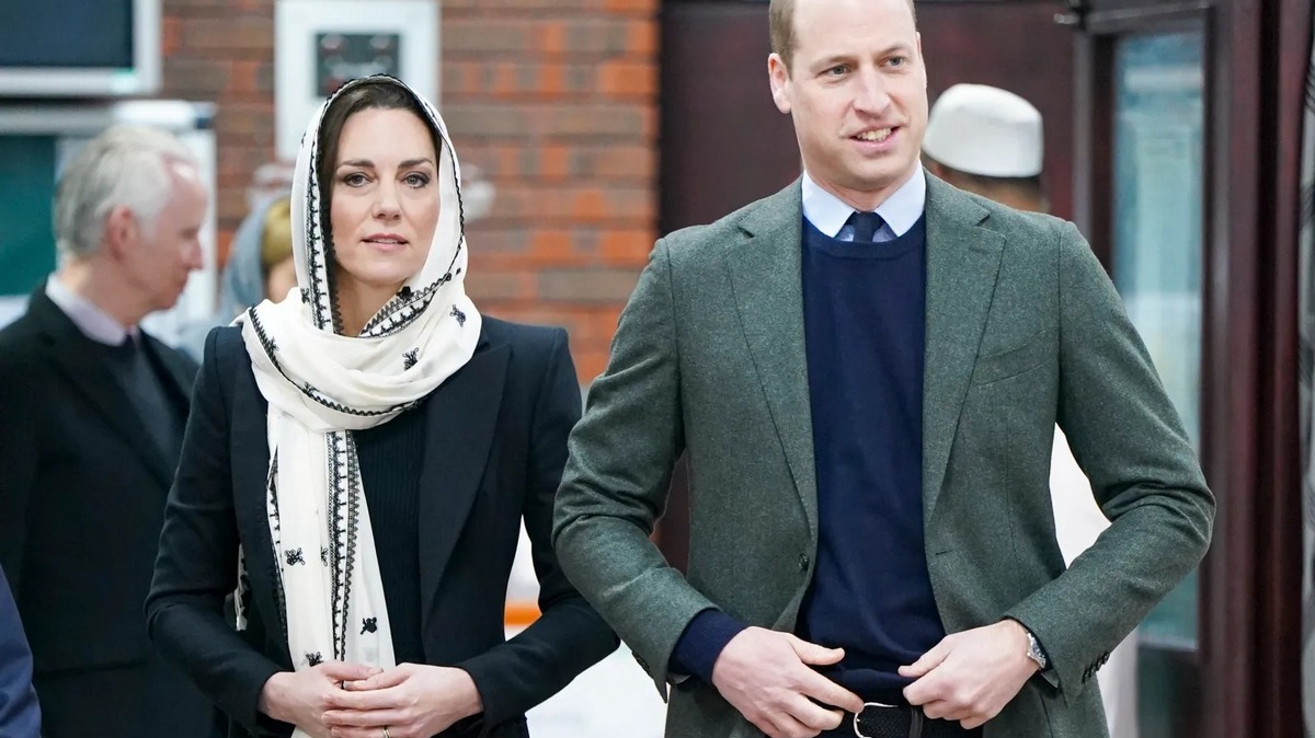 Кейт Міддлтон показала прийом, як виглядати на 5 кг худішою за допомогою вдало підібраного одягу - today.ua