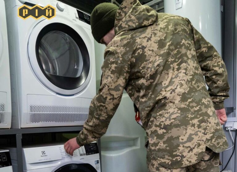 “Душ почти как дома“: военнослужащие ВСУ получили первые мобильные бани - today.ua