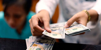 ПриватБанк не выдает клиентам деньги с валютных депозитов: как вернуть свои сбережения - today.ua