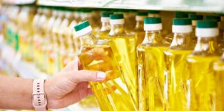 Украинские супермаркеты снизили цены на подсолнечное масло, гречку и соль: сколько стоят продукты в конце апреля - today.ua