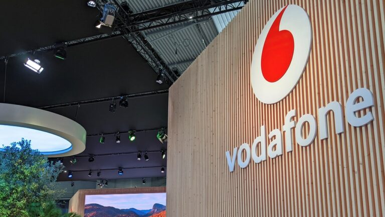 Vodafone рассказал абонентам, как перевести деньги с мобильного счета на банковскую карту - today.ua